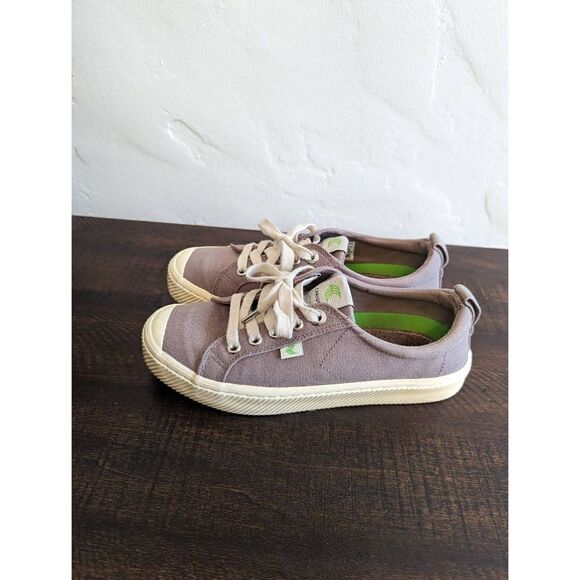 Cariuma Grey Canvas Low Top Sneaker Shoes - Size 6.5 - Picture 2 of 9